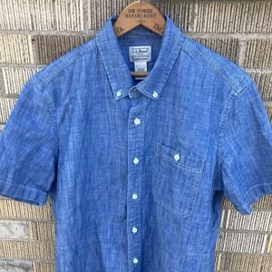 LL Bean Shirt Mens Medium Denim‎ Blue Slightly Fitted Button Down Short Sleeve